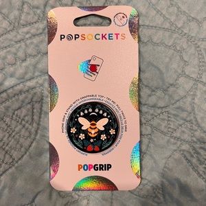 Earthy bee popsocket